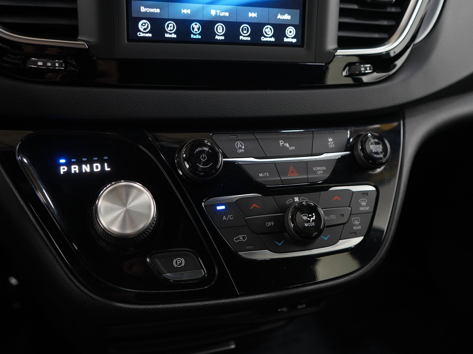 Used 2019 Chrysler Pacifica Touring Plus FWD image 25