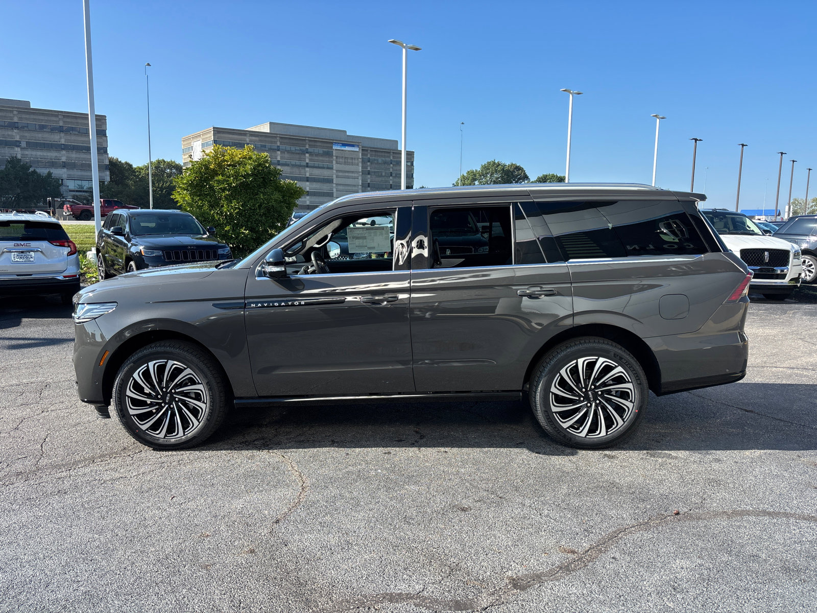 New 2025 Lincoln Navigator Black Label image 4