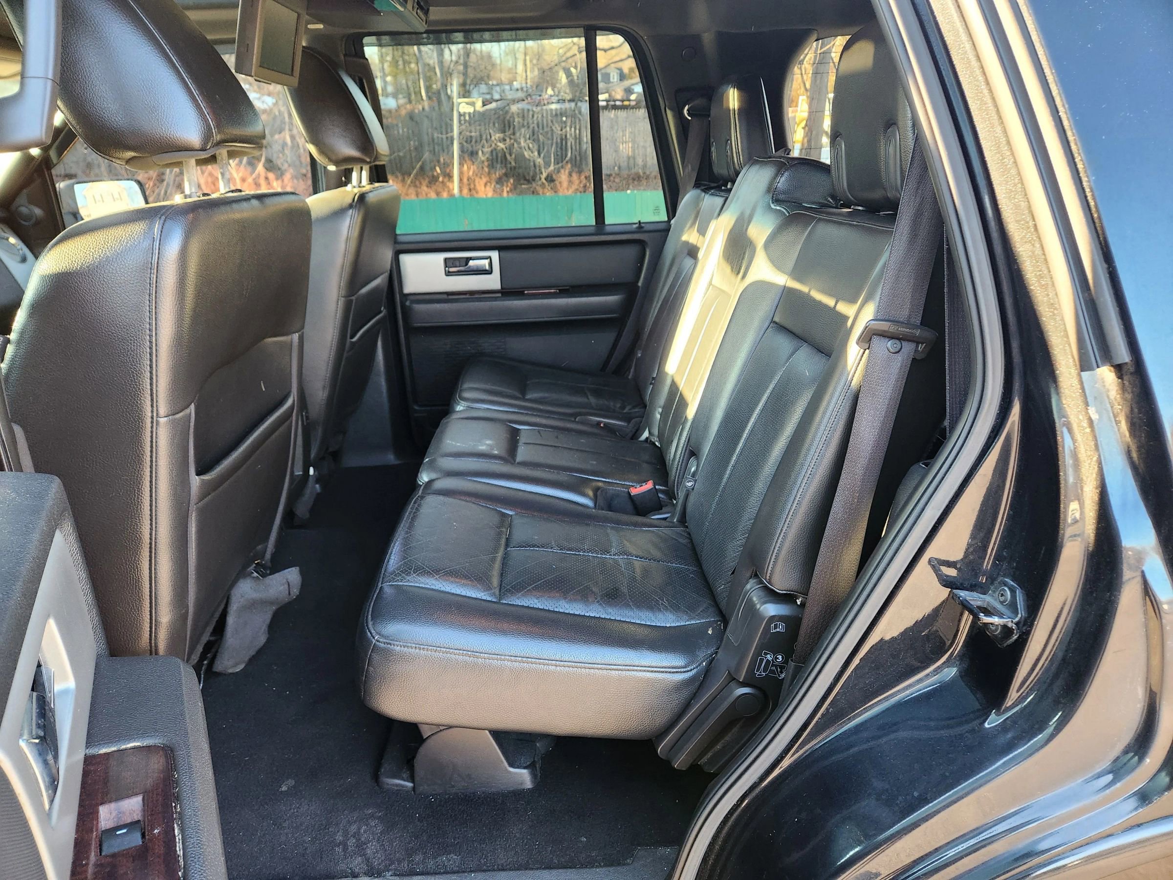 Used 2010 Ford Expedition Limited image 26