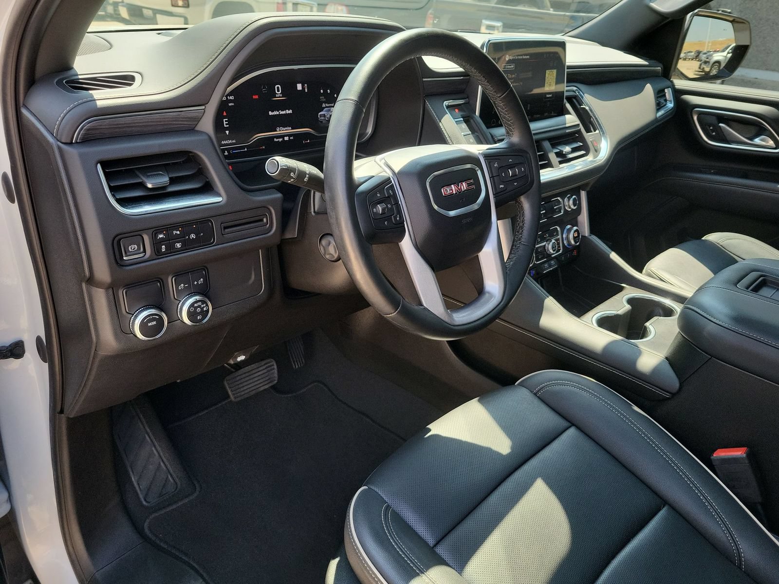 Used 2023 GMC Yukon XL SLT w/ SLT Premium Package RWD image 10