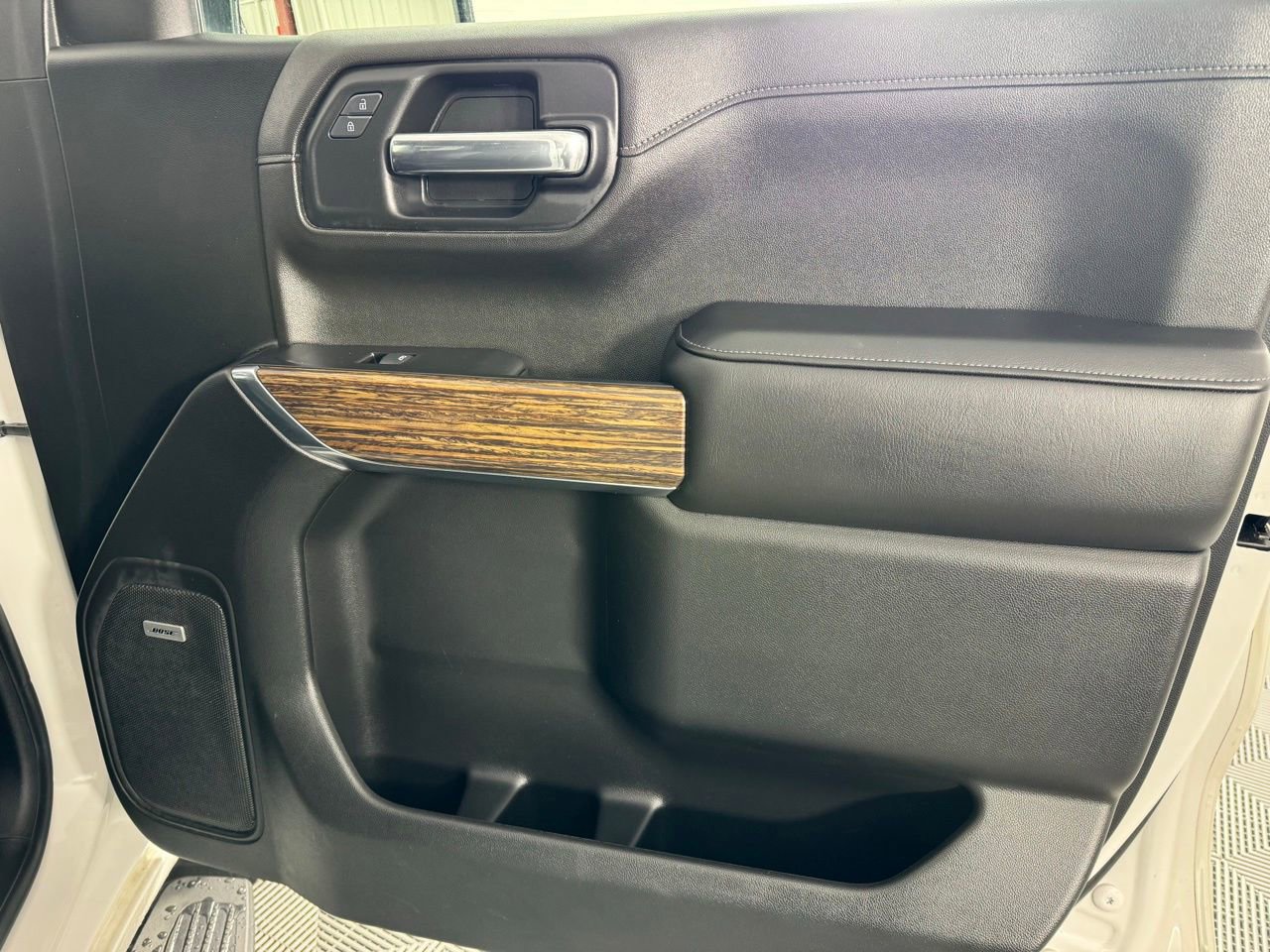 Used 2019 Chevrolet Silverado 1500 High Country image 32