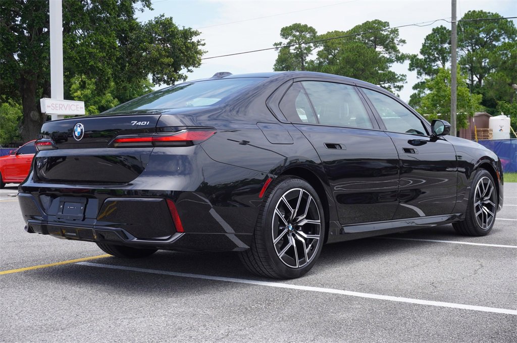 New 2025 BMW 740i w/ Executive Package image 29