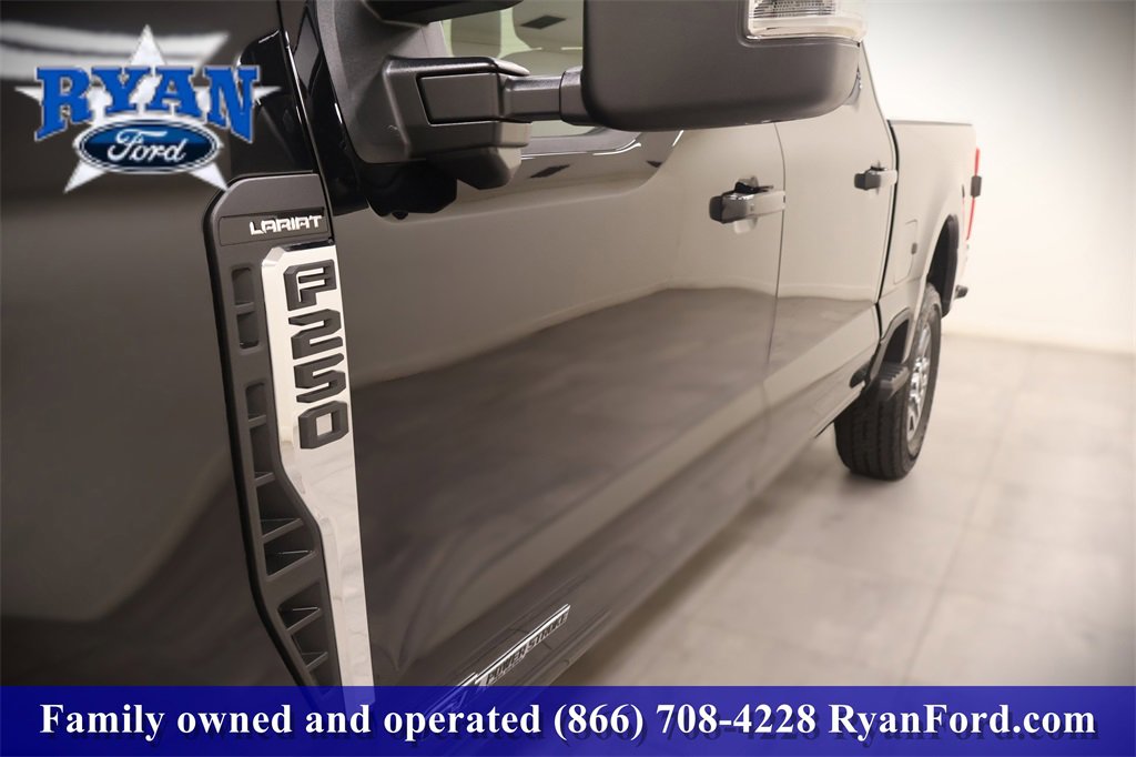 New 2026 Ford F250 Lariat w/ FX4 Off-Road Package image 37