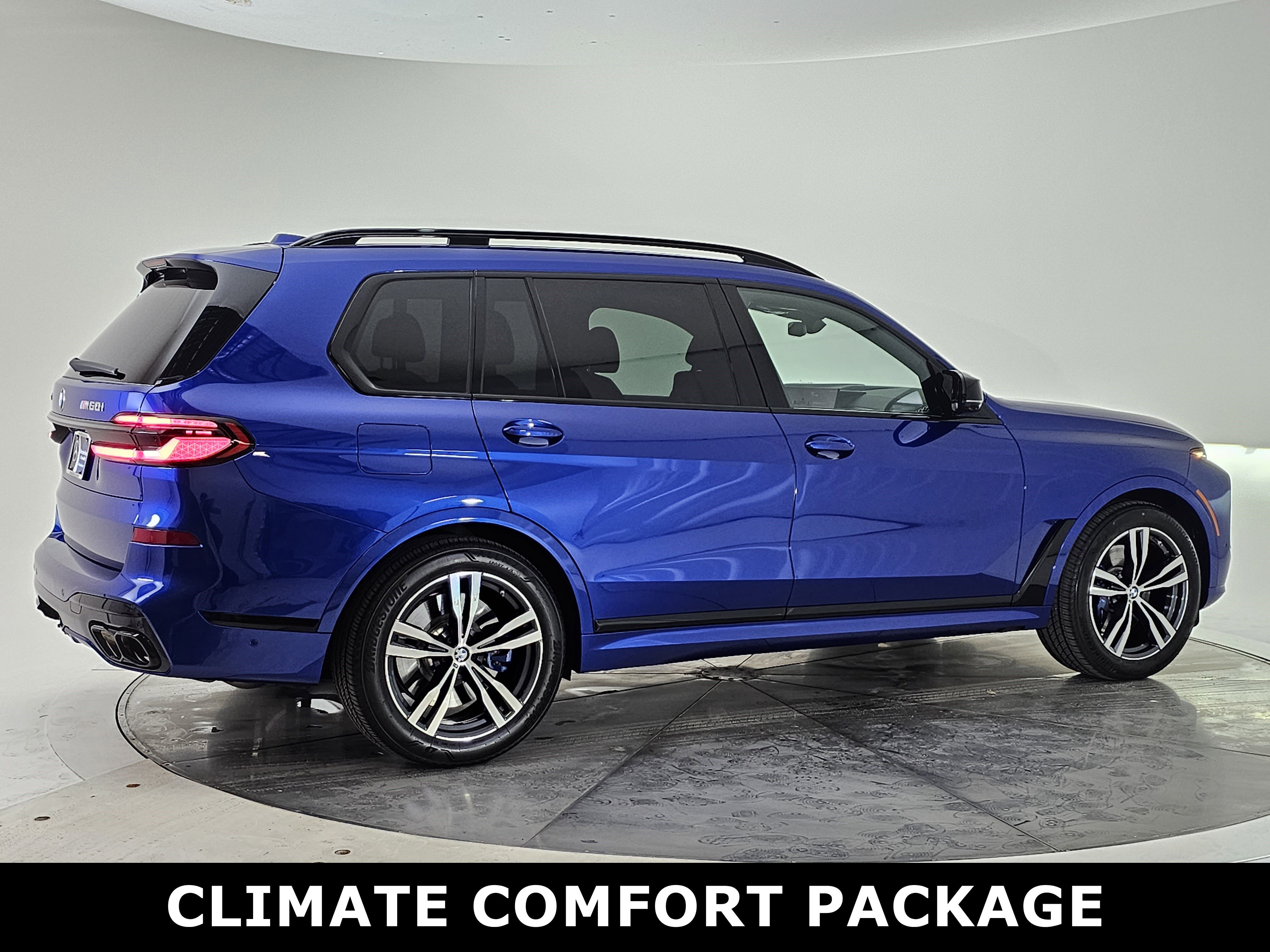 Used 2025 BMW X7 M60i image 3