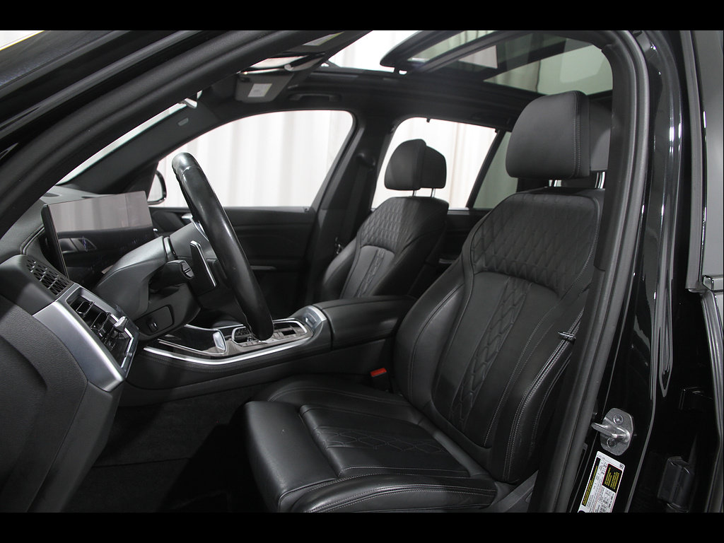 Used 2024 BMW X5 xDrive40i w/ Executive Package AWD/4WD image 5