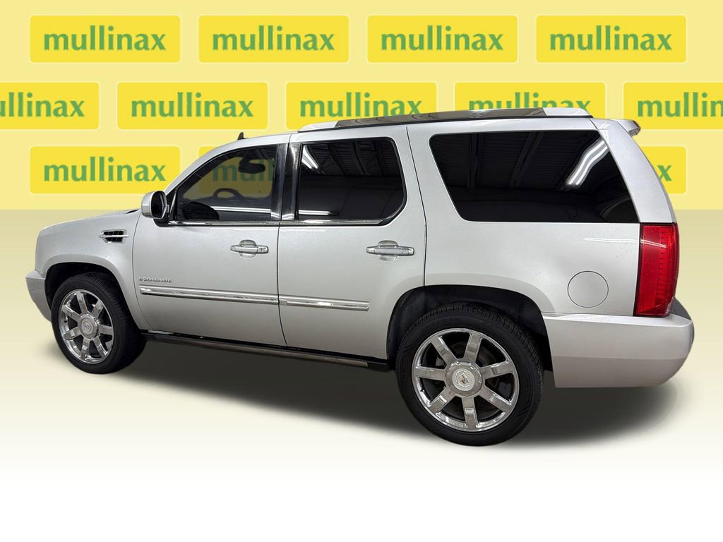 Used 2011 Cadillac Escalade Premium AWD/4WD image 14