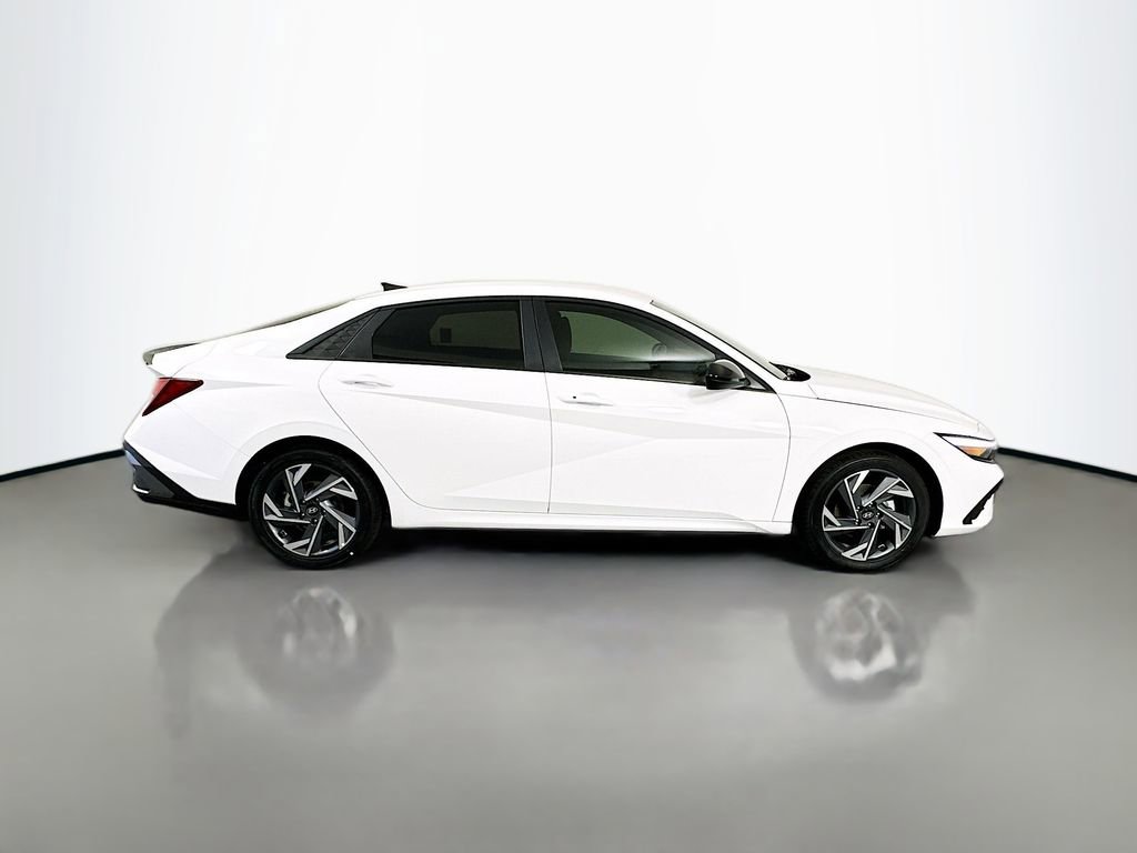 New 2025 Hyundai Elantra Sport image 4
