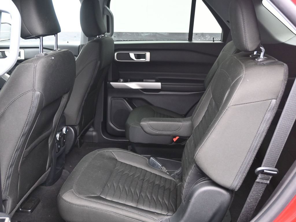 Used 2021 Ford Explorer XLT image 14