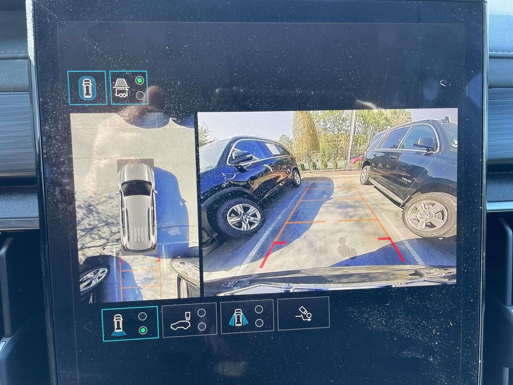 Used 2024 GMC Acadia AT4 w/ Luxury Package image 38