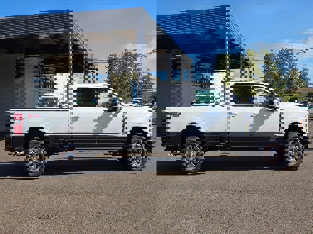 New 2025 Ford F350 King Ranch w/ FX4 Off-Road Package image 6