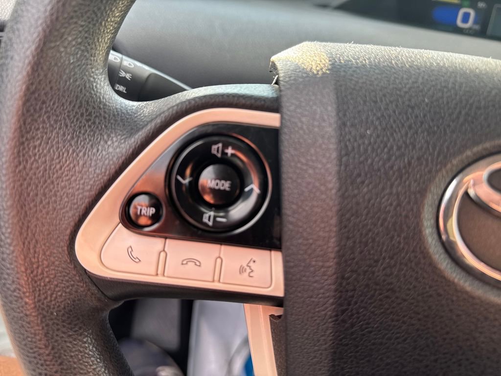 Used 2018 Toyota Prius Four image 16