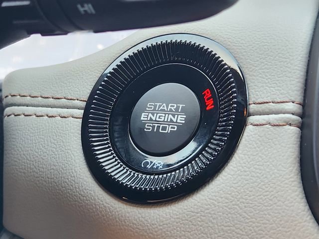 Used 2025 Jeep Compass Limited image 20