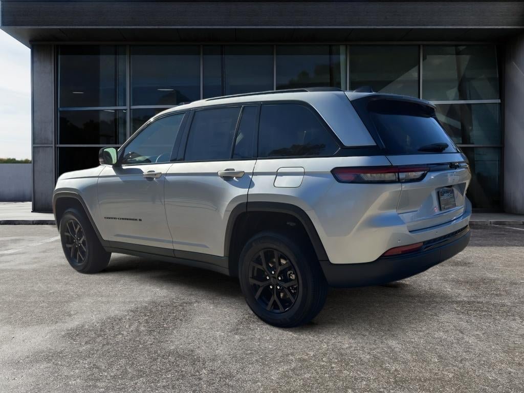 New 2025 Jeep Grand Cherokee Altitude RWD image 5