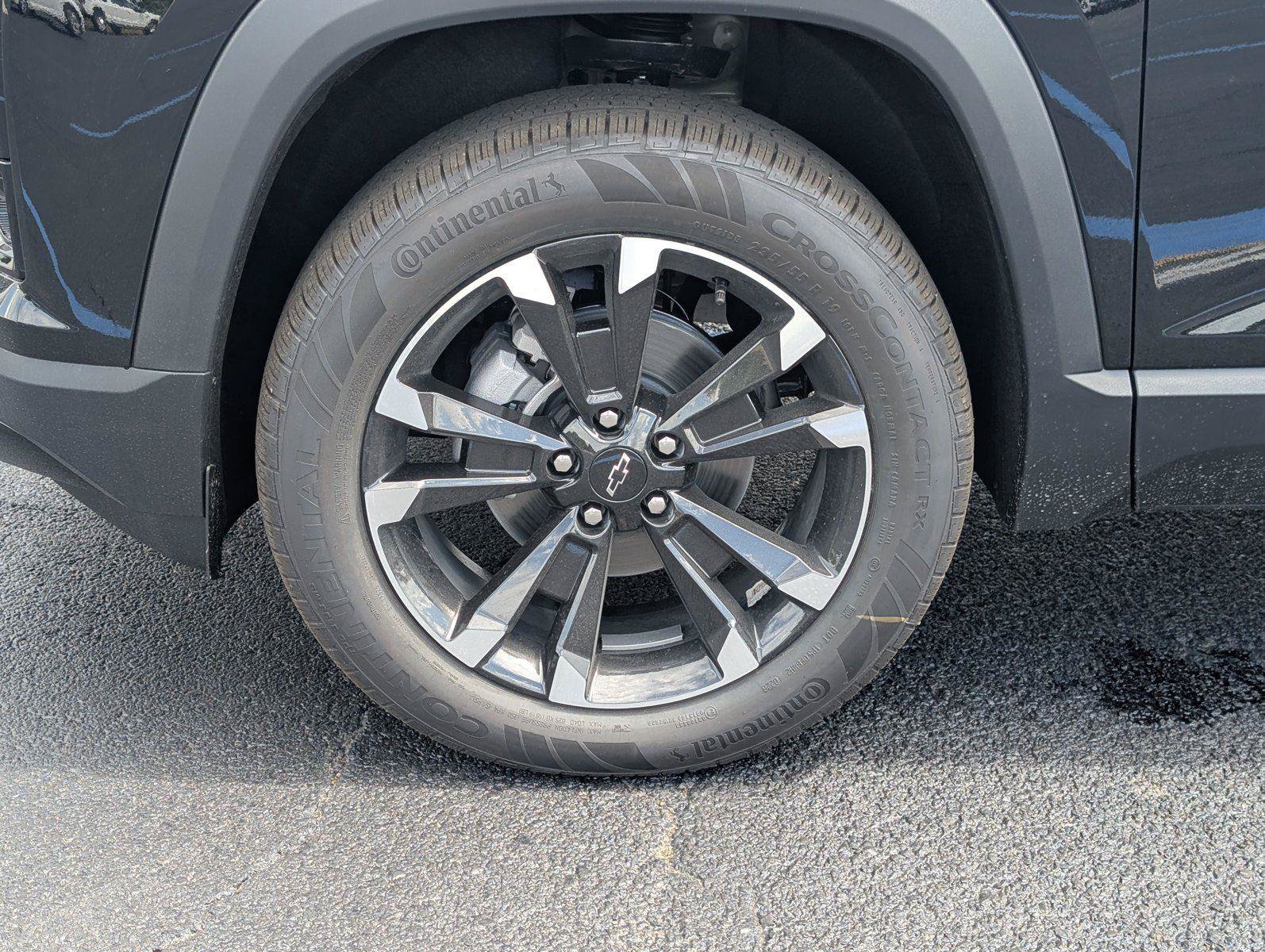 New 2026 Chevrolet Equinox RS w/ Convenience Package III FWD image 9