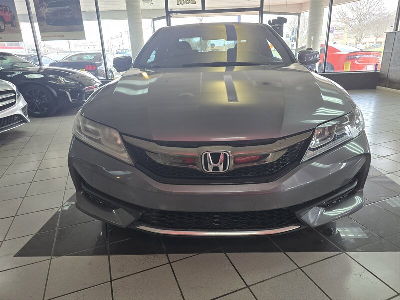 Used 2017 Honda Accord EX image 2