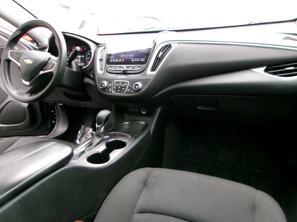 Used 2023 Chevrolet Malibu LT image 19