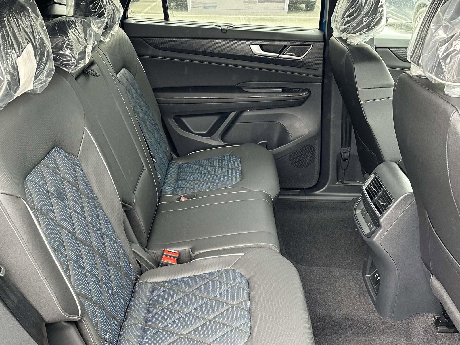 New 2026 Volkswagen Atlas Cross Sport SEL Premium R-Line image 15