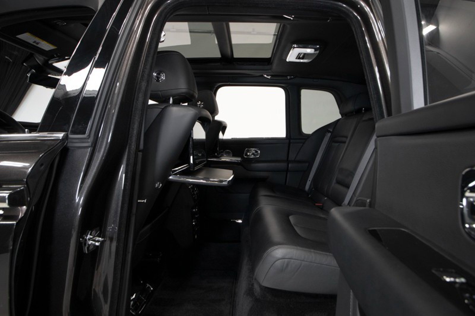 Used 2019 Rolls-Royce Cullinan image 46