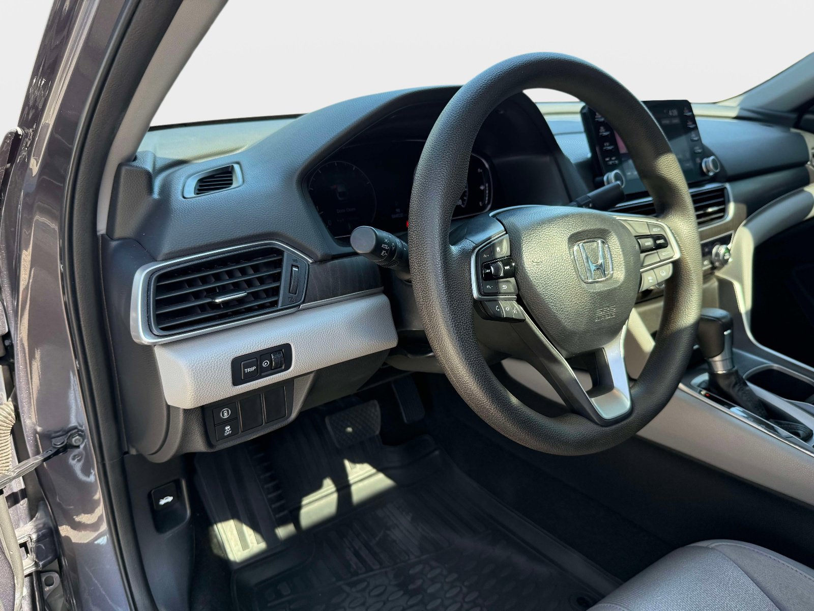 Used 2020 Honda Accord EX image 18