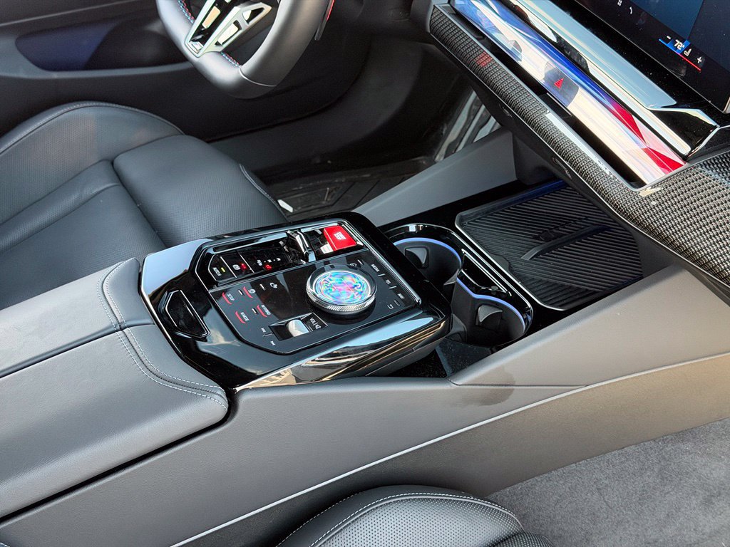 Used 2026 BMW M5 w/ Carbon Package AWD/4WD image 46