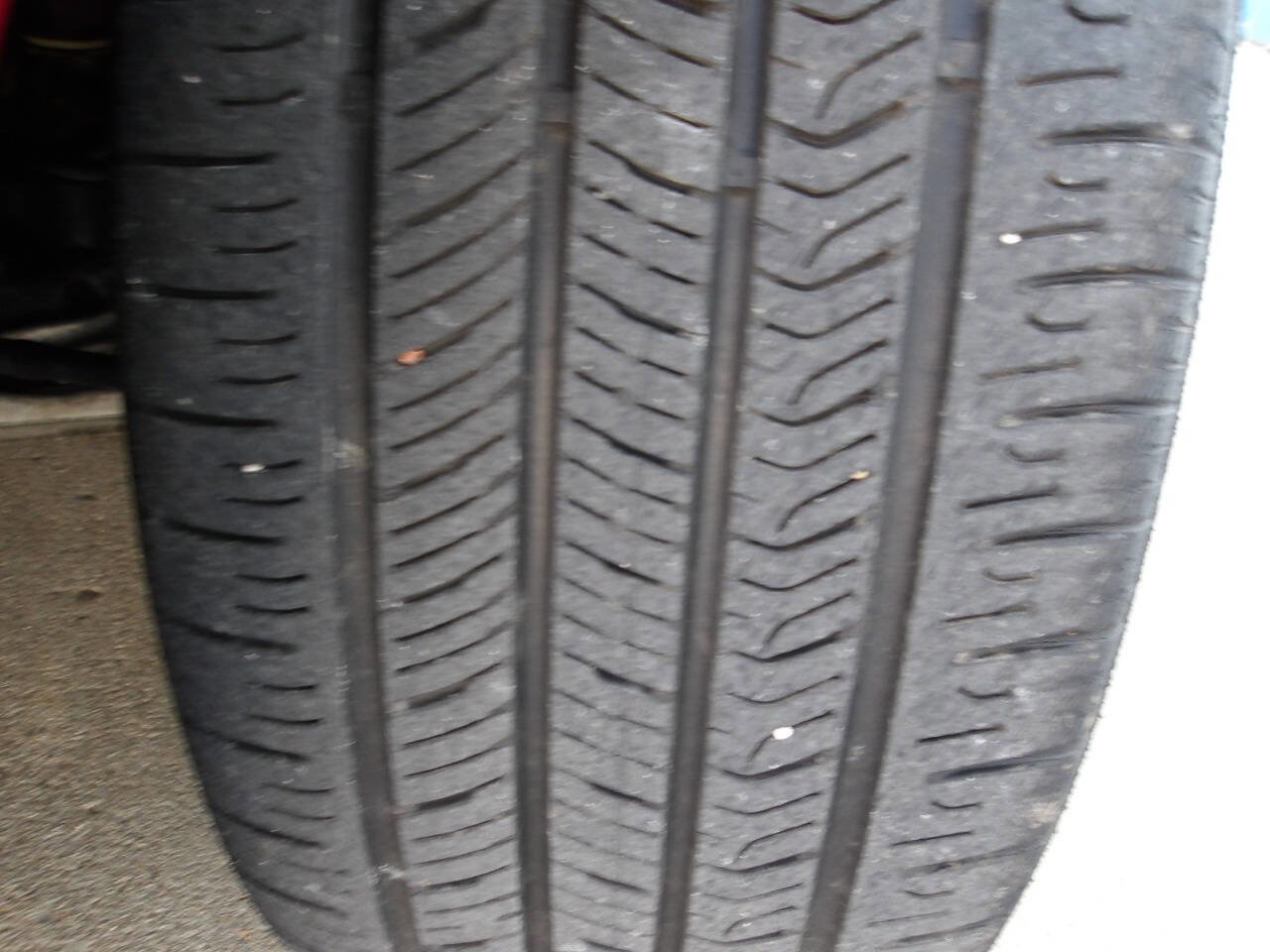 Used 2015 Ford Focus SE w/ SE Sport Package image 38