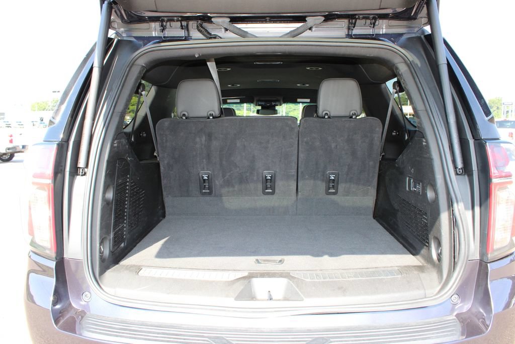 Used 2024 Chevrolet Suburban Premier RWD image 20