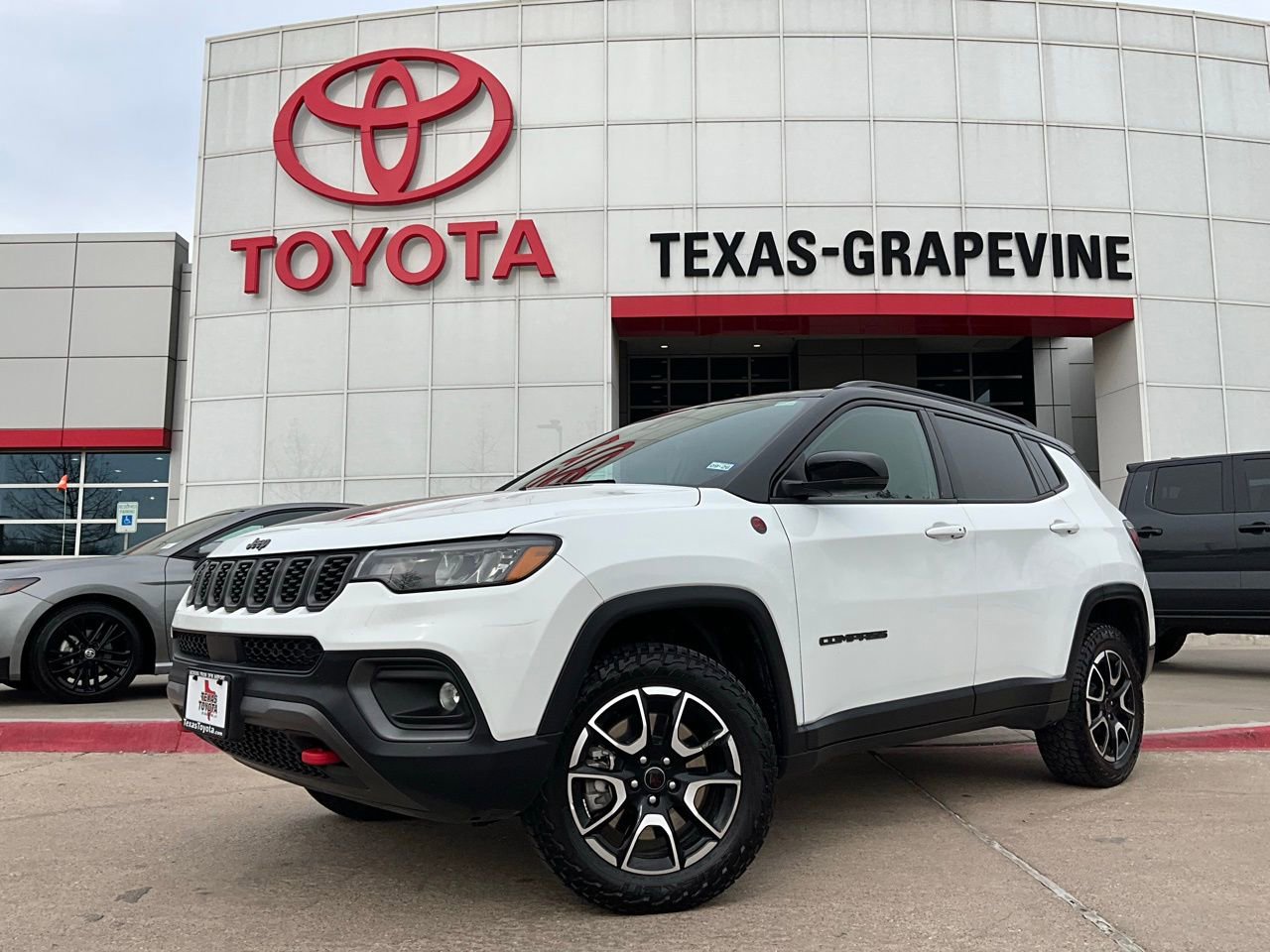 Used 2025 Jeep Compass Trailhawk w/ Trailer Tow Group image 2