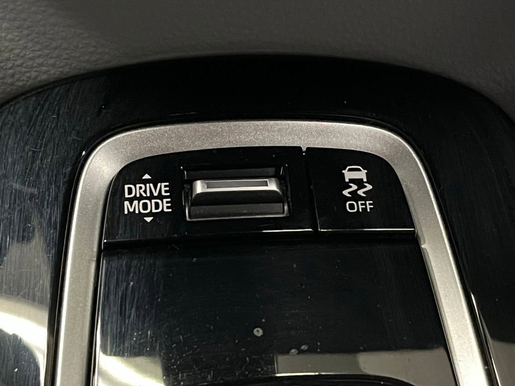 Used 2023 Toyota Corolla SE image 11