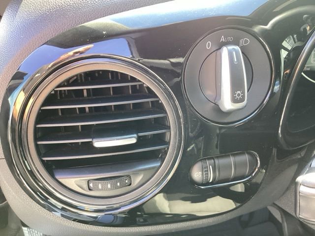 Used 2016 Volkswagen Beetle 1.8T S image 12