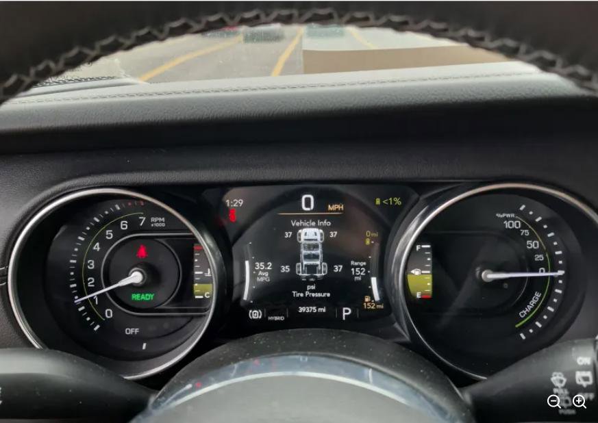 Used 2022 Jeep Wrangler Unlimited Sahara w/ Safety Group image 4