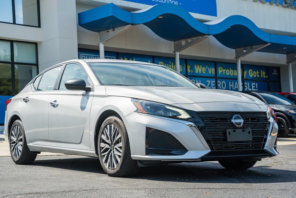 Used 2025 Nissan Altima 2.5 SV