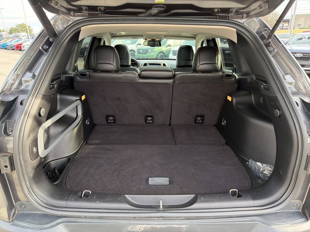 Used 2016 Jeep Cherokee Limited w/ Luxury Group image 16