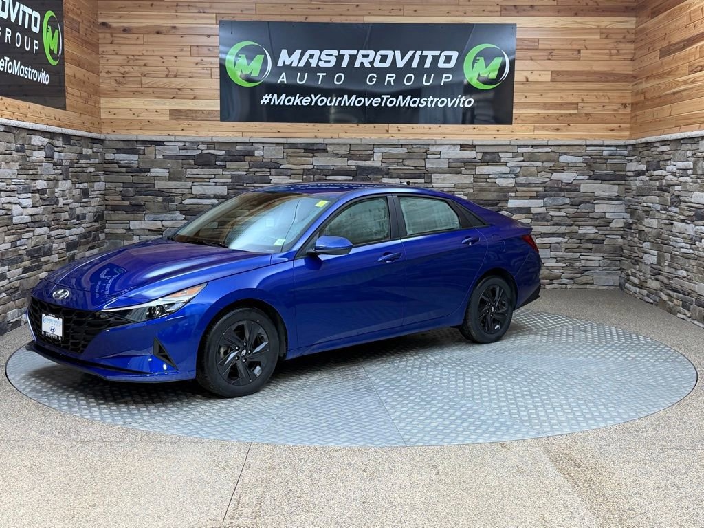 Certified 2023 Hyundai Elantra SEL image 5