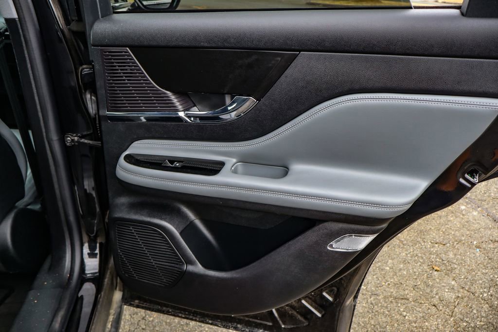 Used 2022 Lincoln Corsair AWD w/ Premium Package image 43