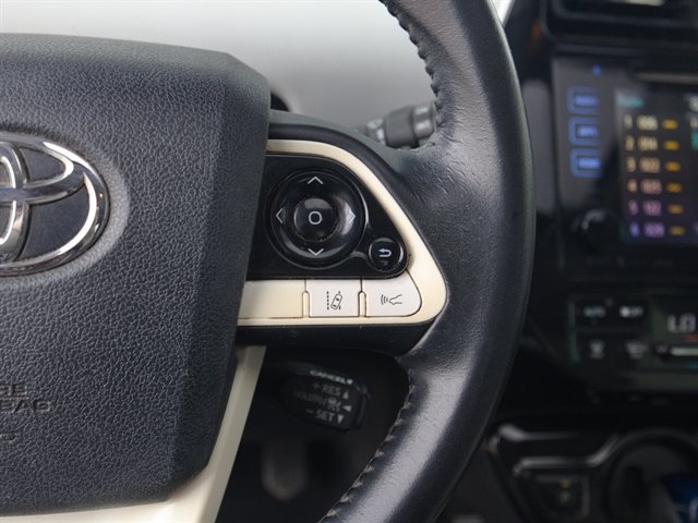 Used 2016 Toyota Prius Four w/ Advanced Technology Package FWD image 20