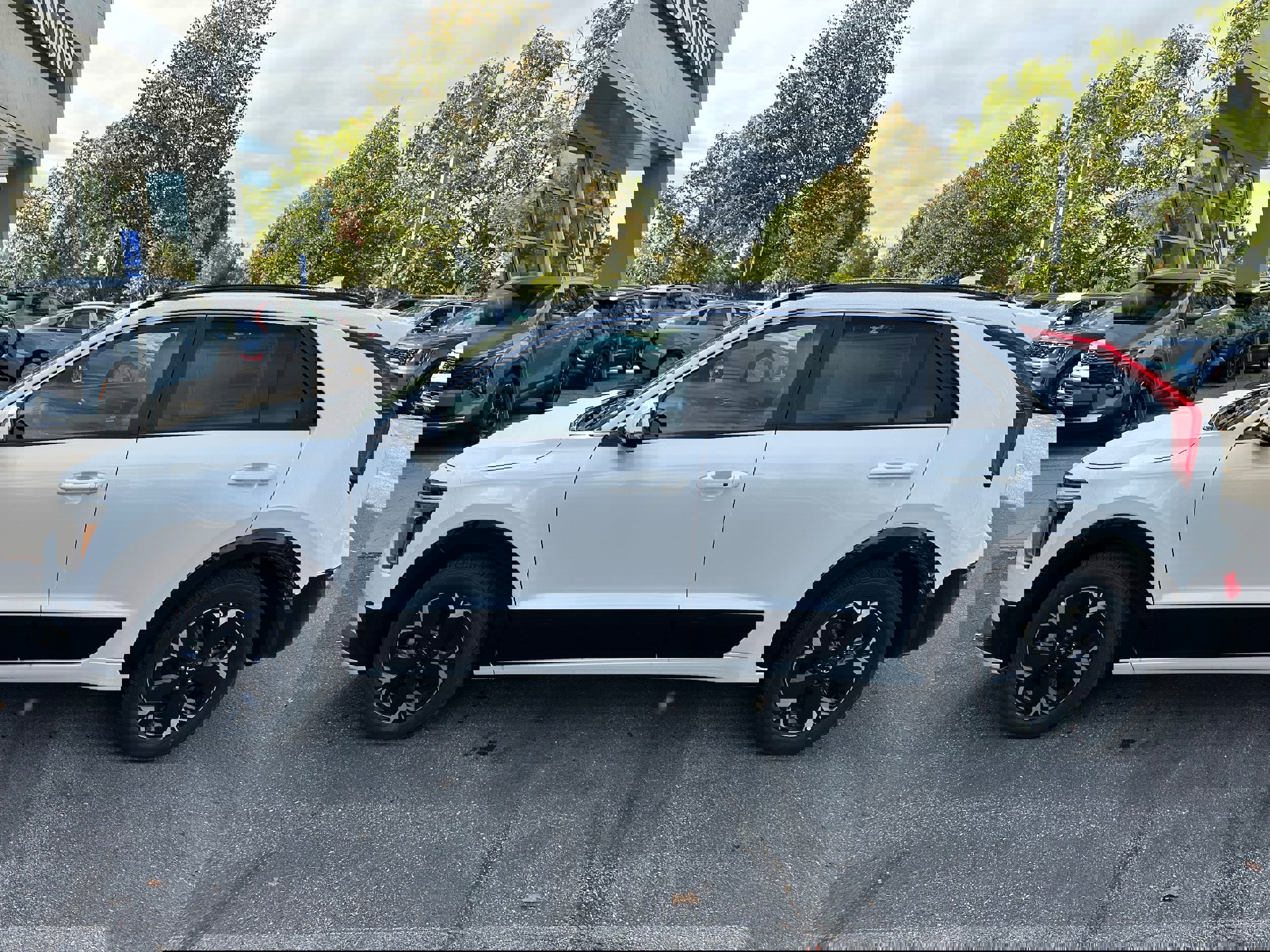 New 2025 Kia Niro Wind image 8
