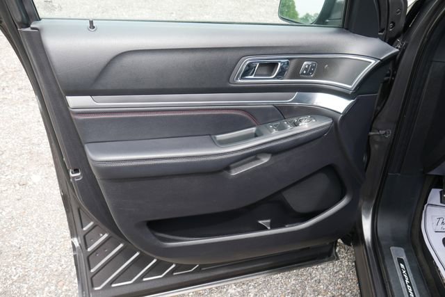 Used 2018 Ford Explorer Sport w/ Equipment Group 401A AWD/4WD image 15