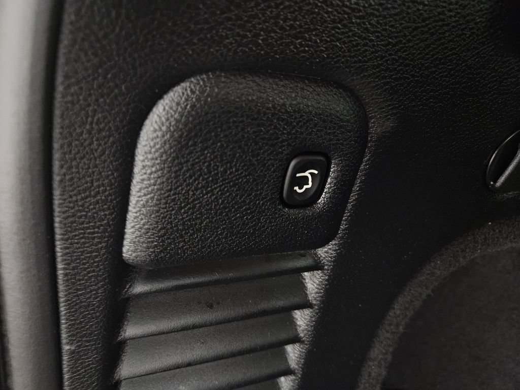 Used 2020 Jeep Grand Cherokee Altitude RWD image 28