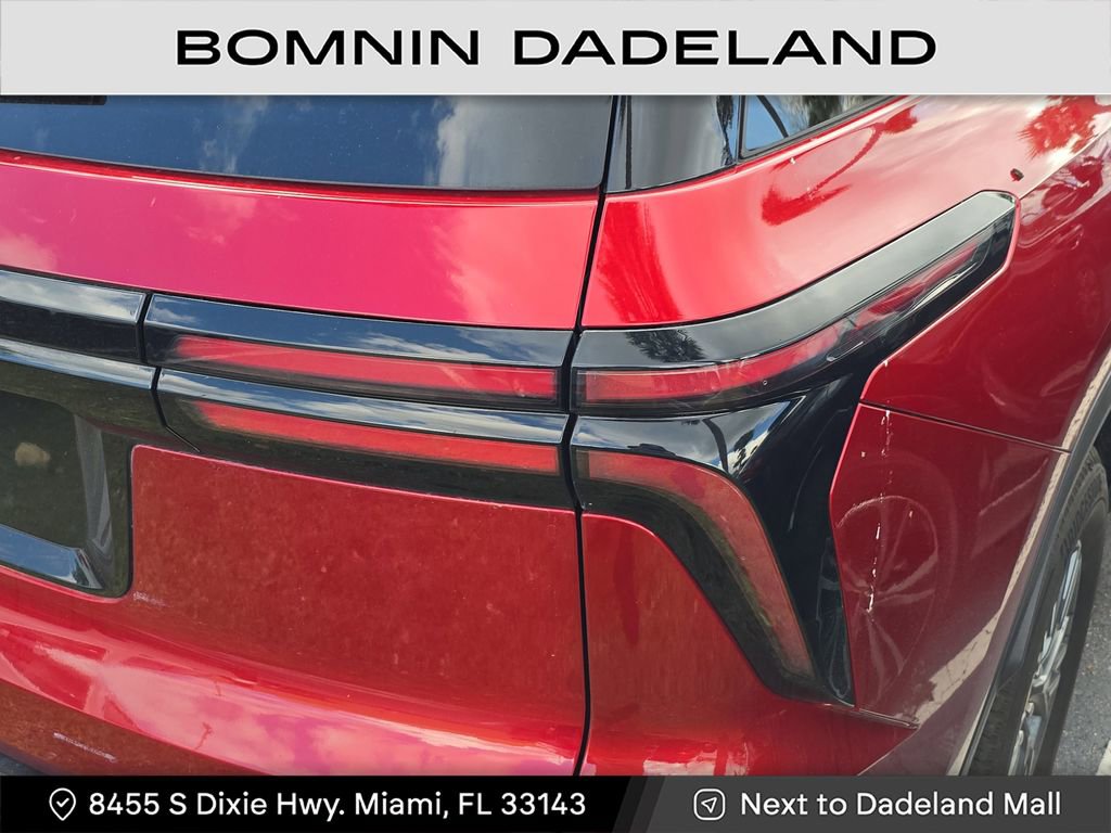 Used 2024 Chevrolet Traverse LT image 5