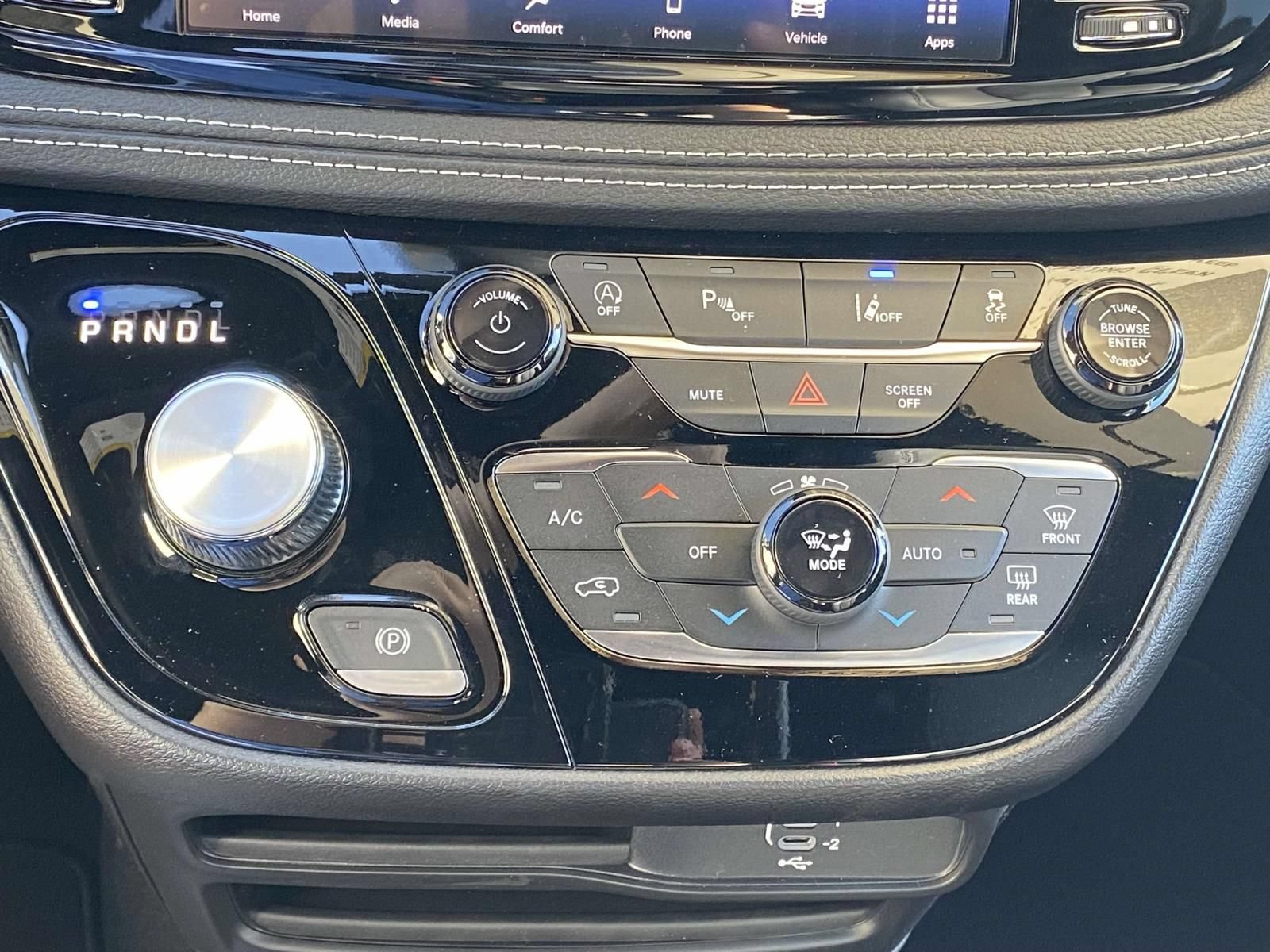 New 2027 Chrysler Pacifica Select FWD image 28