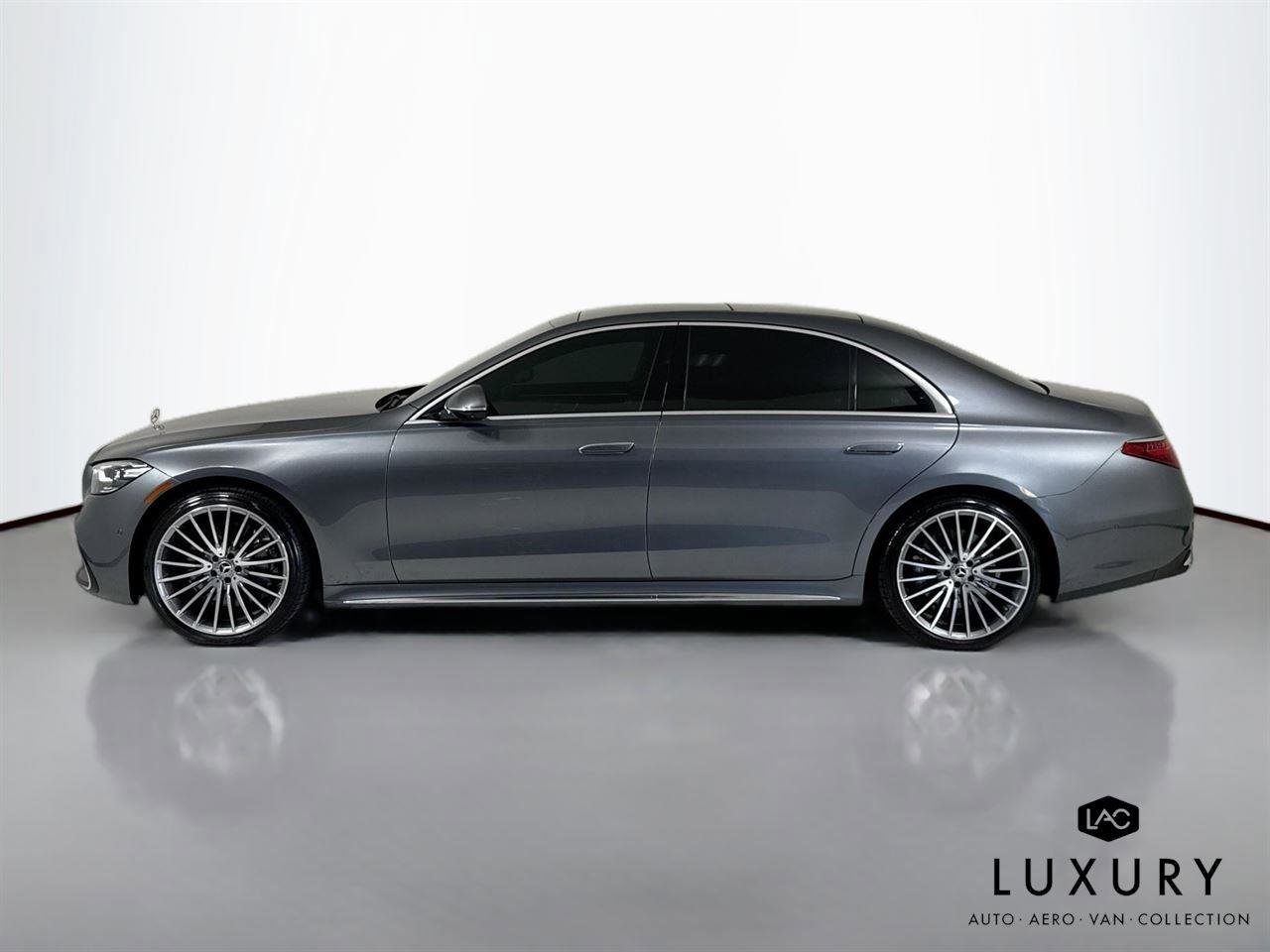 Used 2023 Mercedes-Benz S 500 4MATIC w/ AMG Line image 9