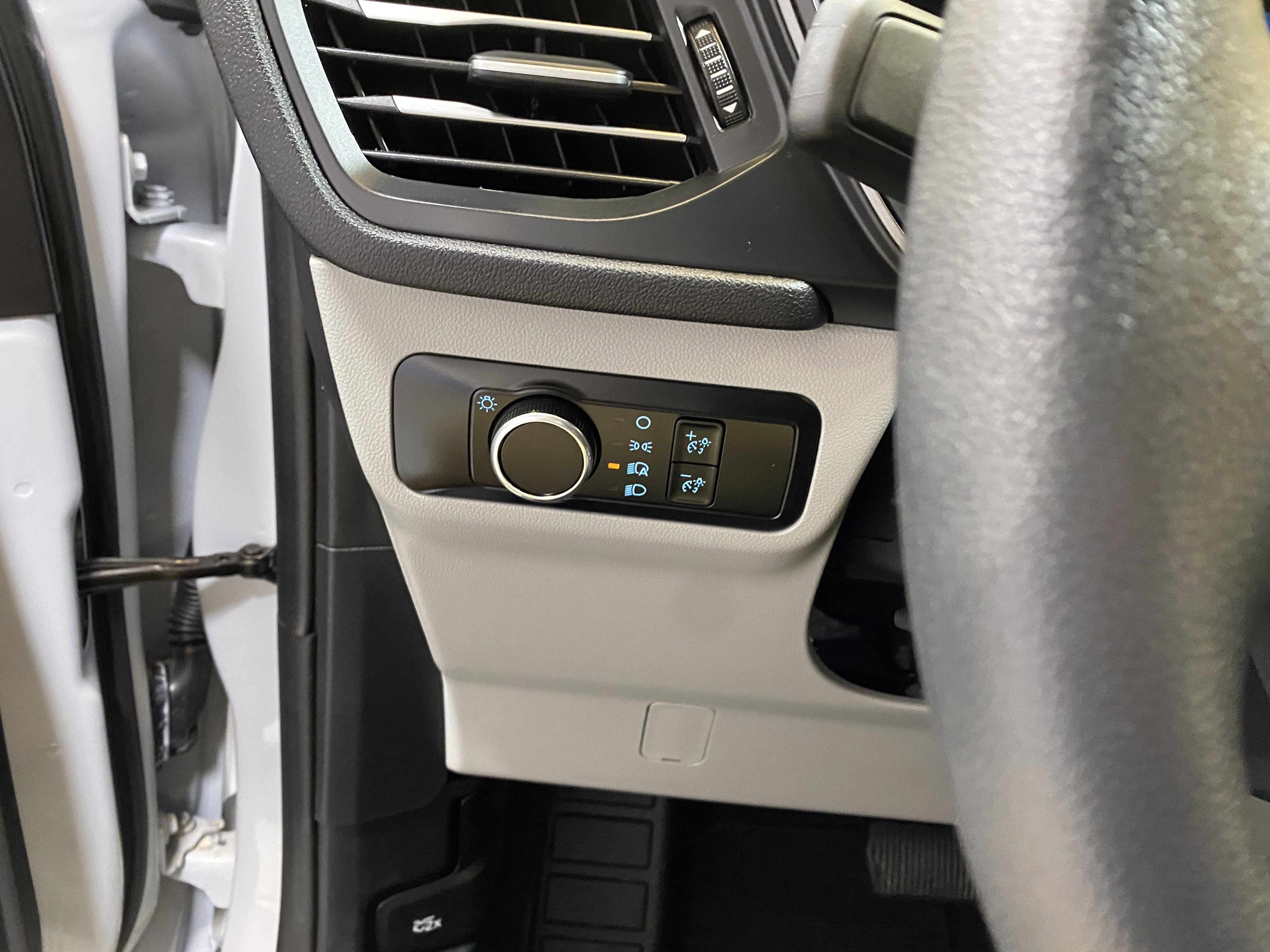 Used 2025 Ford Escape Active image 34