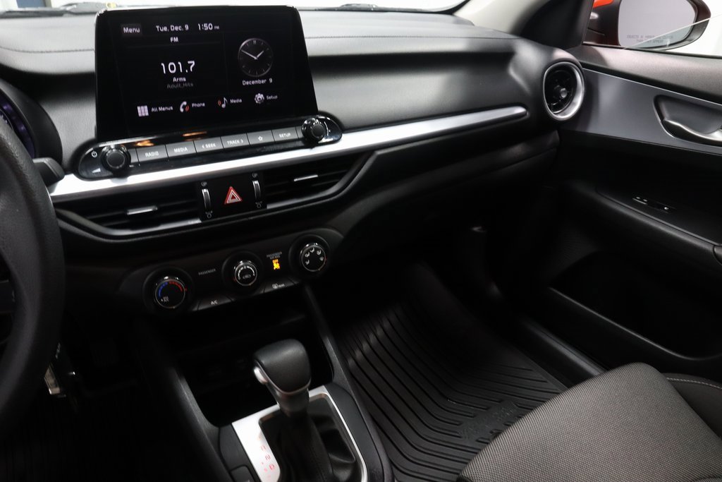 Used 2022 Kia Forte LXS image 29
