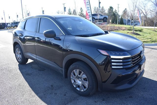 Used 2025 Nissan Kicks S image 1