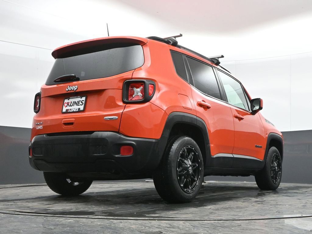 Used 2018 Jeep Renegade Latitude w/ Cold Weather Group image 45