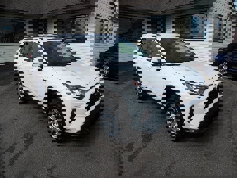 Used 2019 Toyota RAV4 LE w/ Carpet Mat Package AWD/4WD image 1