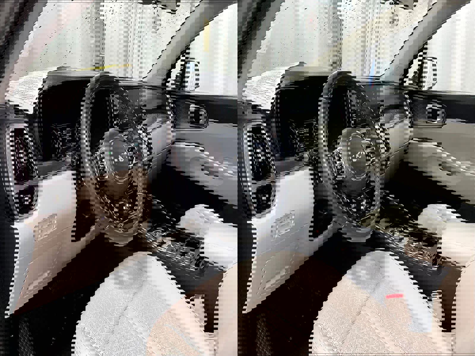 Used 2023 Kia Sorento EX w/ Panoramic Sunroof Package image 8