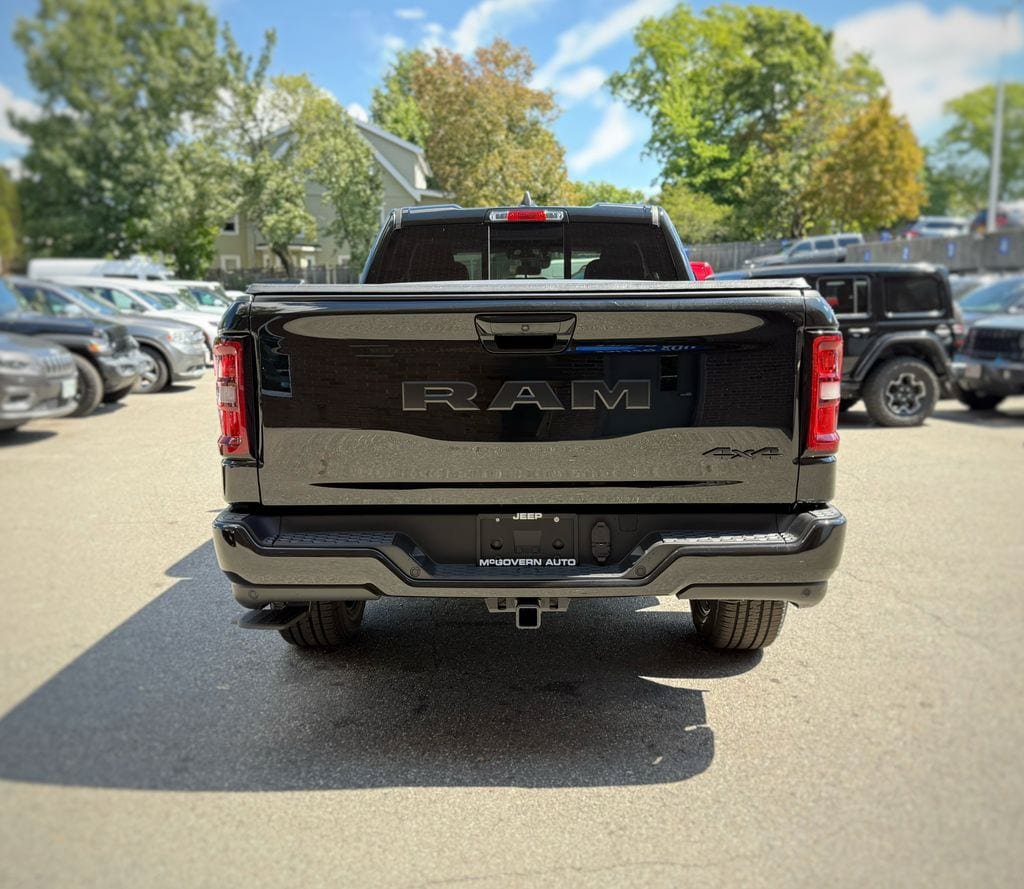 New 2026 RAM 1500 Express AWD/4WD image 10