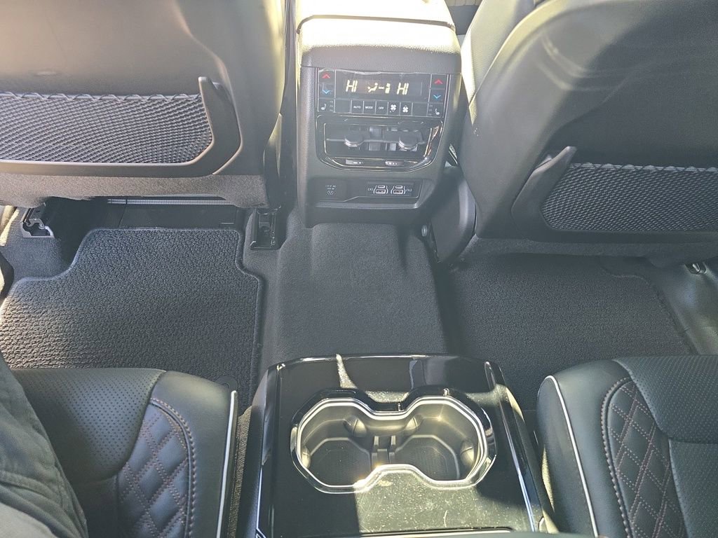 Used 2024 Jeep Grand Cherokee L Summit w/ Advanced Protech Group IV image 28