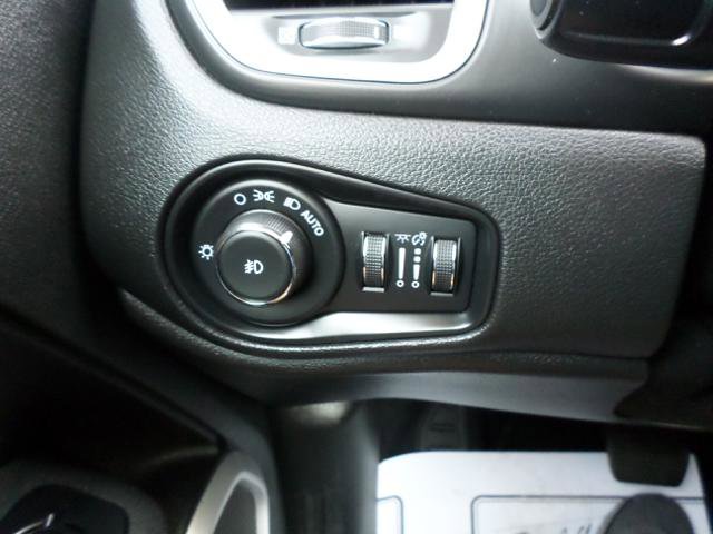 Used 2018 Jeep Renegade Latitude image 19